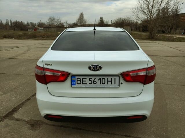 Белый Киа Рио, объемом двигателя 1.4 л и пробегом 155 тыс. км за 8300 $, фото 8 на Automoto.ua