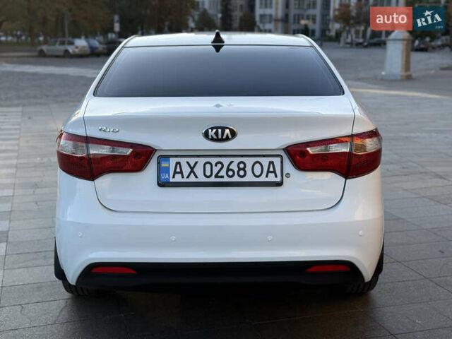 Белый Киа Рио, объемом двигателя 1.4 л и пробегом 185 тыс. км за 6700 $, фото 9 на Automoto.ua