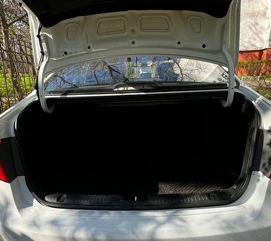 Белый Киа Рио, объемом двигателя 1.4 л и пробегом 176 тыс. км за 6800 $, фото 7 на Automoto.ua