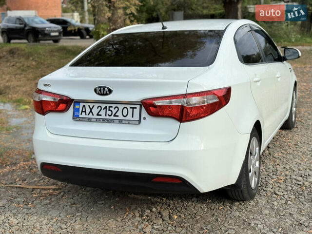 Белый Киа Рио, объемом двигателя 1.4 л и пробегом 299 тыс. км за 6100 $, фото 25 на Automoto.ua