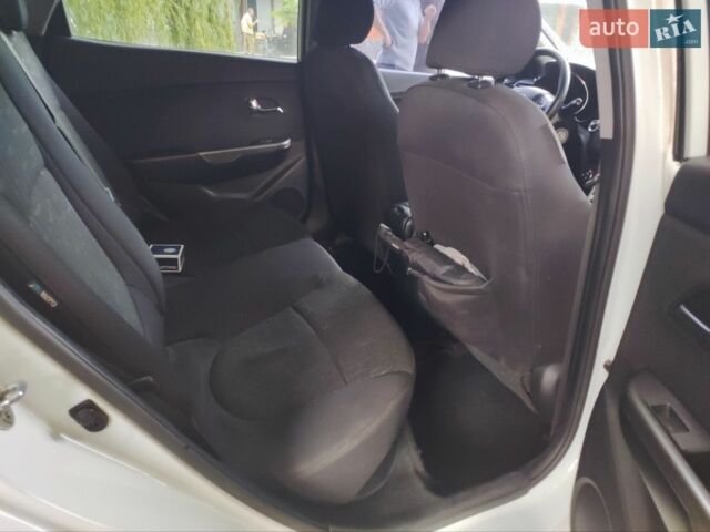 Белый Киа Рио, объемом двигателя 1.59 л и пробегом 172 тыс. км за 9000 $, фото 15 на Automoto.ua