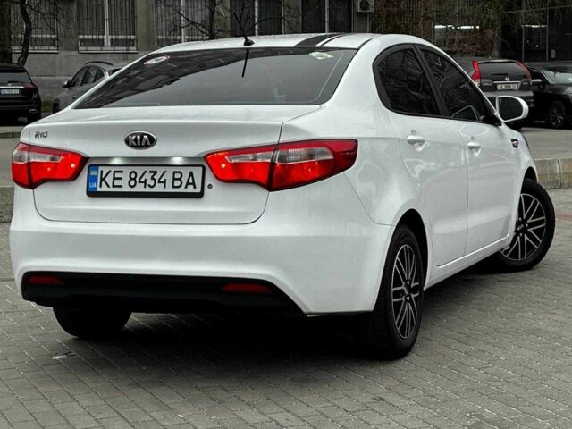 Белый Киа Рио, объемом двигателя 1.4 л и пробегом 125 тыс. км за 8000 $, фото 1 на Automoto.ua