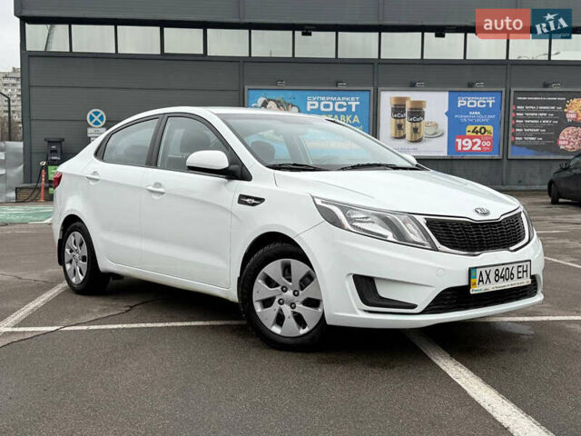Белый Киа Рио, объемом двигателя 1.4 л и пробегом 23 тыс. км за 9900 $, фото 6 на Automoto.ua