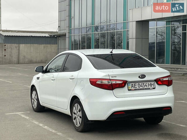 Білий Кіа Ріо, об'ємом двигуна 1.6 л та пробігом 125 тис. км за 8200 $, фото 3 на Automoto.ua