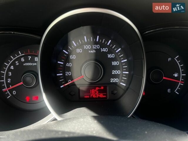 Белый Киа Рио, объемом двигателя 1.4 л и пробегом 176 тыс. км за 7900 $, фото 11 на Automoto.ua