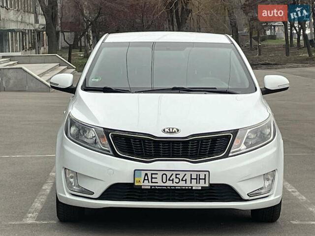 Білий Кіа Ріо, об'ємом двигуна 1.6 л та пробігом 125 тис. км за 8200 $, фото 1 на Automoto.ua