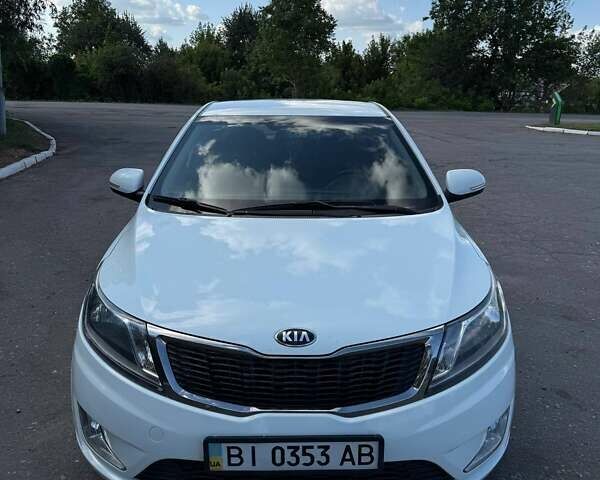 Білий Кіа Ріо, об'ємом двигуна 1.59 л та пробігом 106 тис. км за 8400 $, фото 1 на Automoto.ua