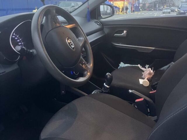 Белый Киа Рио, объемом двигателя 1.4 л и пробегом 180 тыс. км за 8000 $, фото 1 на Automoto.ua