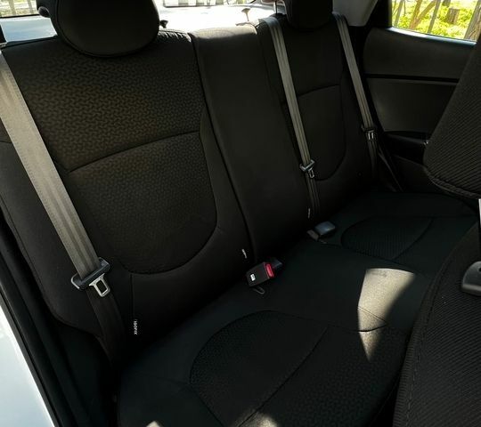 Белый Киа Рио, объемом двигателя 1.4 л и пробегом 176 тыс. км за 7200 $, фото 8 на Automoto.ua