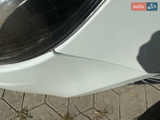 Білий Кіа Ріо, об'ємом двигуна 1.4 л та пробігом 84 тис. км за 9200 $, фото 23 на Automoto.ua