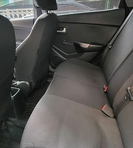 Белый Киа Рио, объемом двигателя 1.4 л и пробегом 237 тыс. км за 6400 $, фото 6 на Automoto.ua