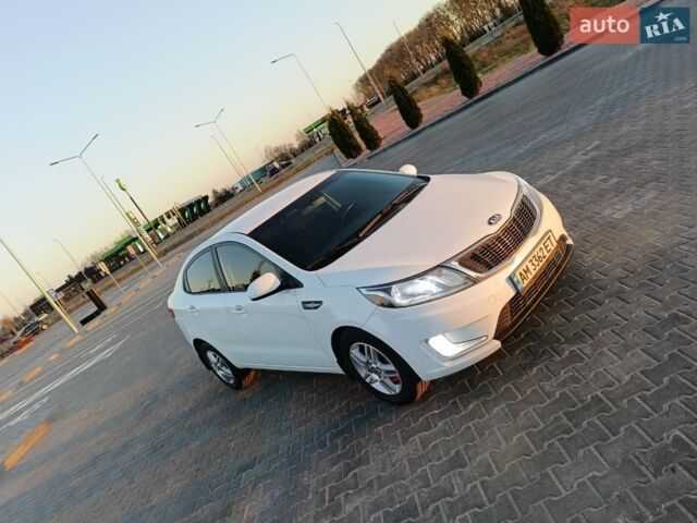 Білий Кіа Ріо, об'ємом двигуна 1.4 л та пробігом 160 тис. км за 7700 $, фото 6 на Automoto.ua