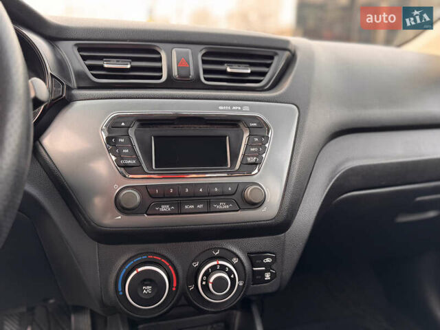 Білий Кіа Ріо, об'ємом двигуна 1.4 л та пробігом 169 тис. км за 5999 $, фото 12 на Automoto.ua