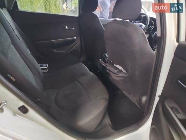 Белый Киа Рио, объемом двигателя 1.59 л и пробегом 172 тыс. км за 9000 $, фото 15 на Automoto.ua