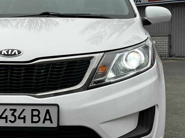 Белый Киа Рио, объемом двигателя 1.4 л и пробегом 125 тыс. км за 8000 $, фото 6 на Automoto.ua
