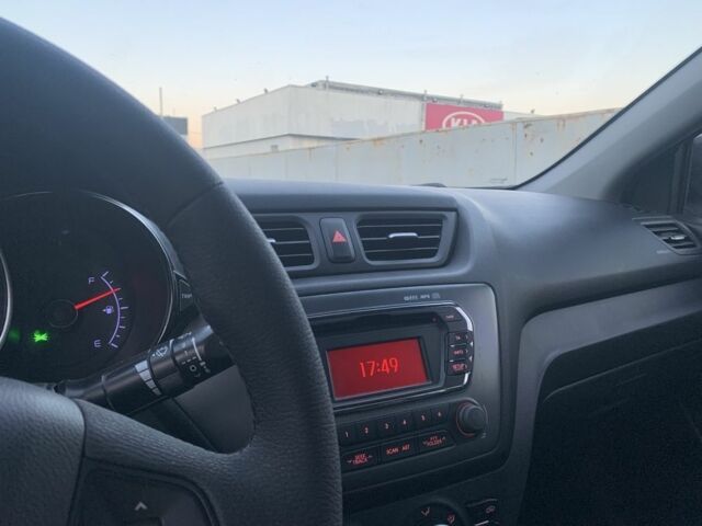 Белый Киа Рио, объемом двигателя 1.4 л и пробегом 87 тыс. км за 8555 $, фото 4 на Automoto.ua