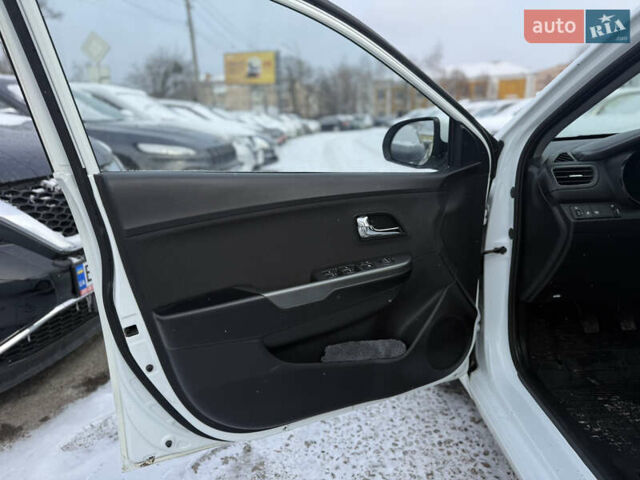 Белый Киа Рио, объемом двигателя 1.6 л и пробегом 148 тыс. км за 7800 $, фото 11 на Automoto.ua