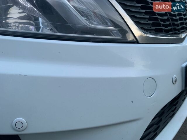 Белый Киа Рио, объемом двигателя 1.4 л и пробегом 216 тыс. км за 8555 $, фото 16 на Automoto.ua