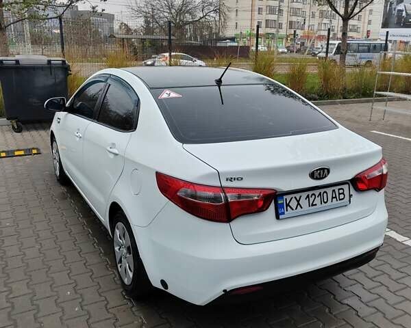 Белый Киа Рио, объемом двигателя 1.4 л и пробегом 91 тыс. км за 8400 $, фото 7 на Automoto.ua