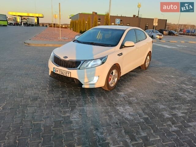 Білий Кіа Ріо, об'ємом двигуна 1.4 л та пробігом 160 тис. км за 7700 $, фото 2 на Automoto.ua