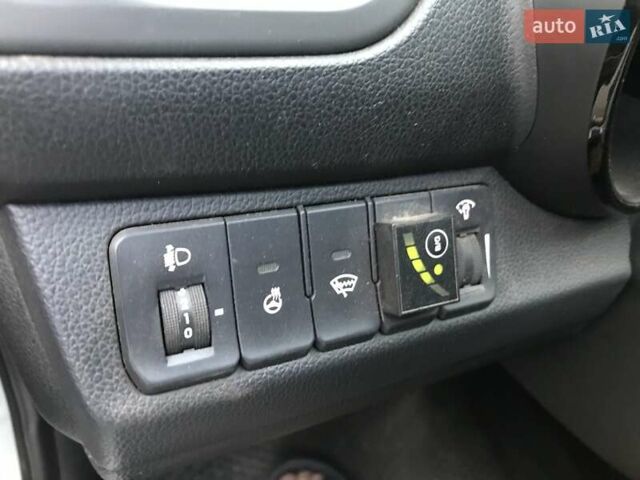 Білий Кіа Ріо, об'ємом двигуна 1.59 л та пробігом 164 тис. км за 5070 $, фото 9 на Automoto.ua