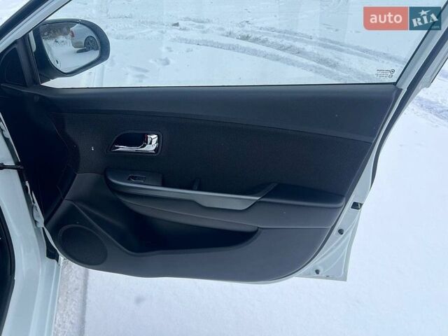 Белый Киа Рио, объемом двигателя 1.4 л и пробегом 125 тыс. км за 8300 $, фото 25 на Automoto.ua