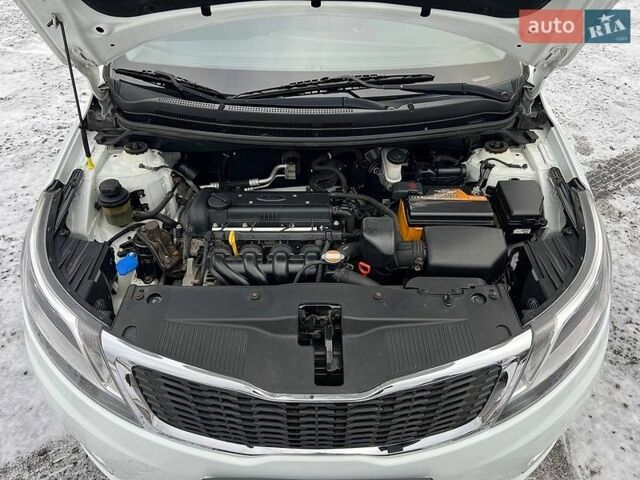 Белый Киа Рио, объемом двигателя 1.4 л и пробегом 125 тыс. км за 8300 $, фото 32 на Automoto.ua