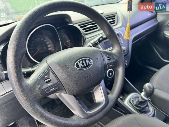 Белый Киа Рио, объемом двигателя 1.4 л и пробегом 162 тыс. км за 7500 $, фото 8 на Automoto.ua