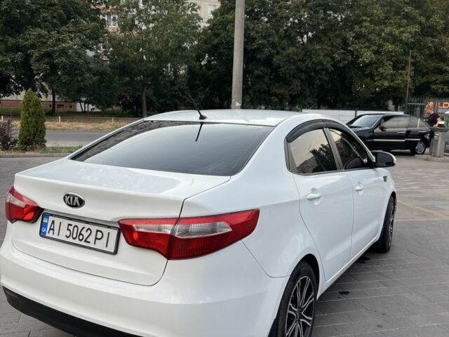 Белый Киа Рио, объемом двигателя 1.6 л и пробегом 243 тыс. км за 5735 $, фото 4 на Automoto.ua