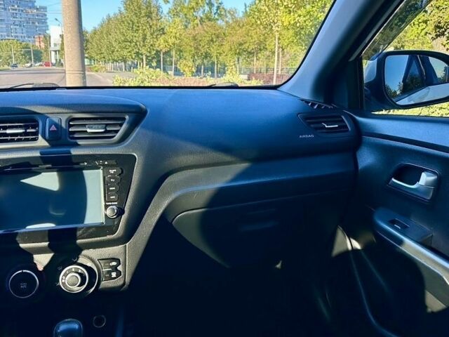 Белый Киа Рио, объемом двигателя 1.4 л и пробегом 86 тыс. км за 9500 $, фото 5 на Automoto.ua