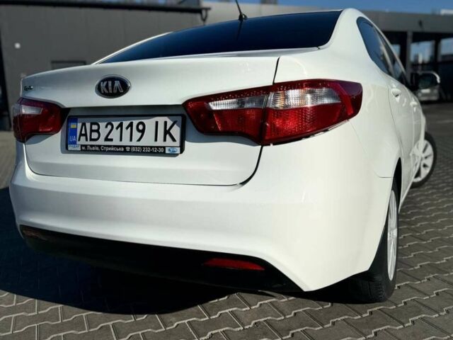 Белый Киа Рио, объемом двигателя 1.59 л и пробегом 233 тыс. км за 8300 $, фото 6 на Automoto.ua