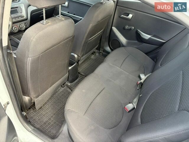 Белый Киа Рио, объемом двигателя 1.4 л и пробегом 157 тыс. км за 6800 $, фото 16 на Automoto.ua