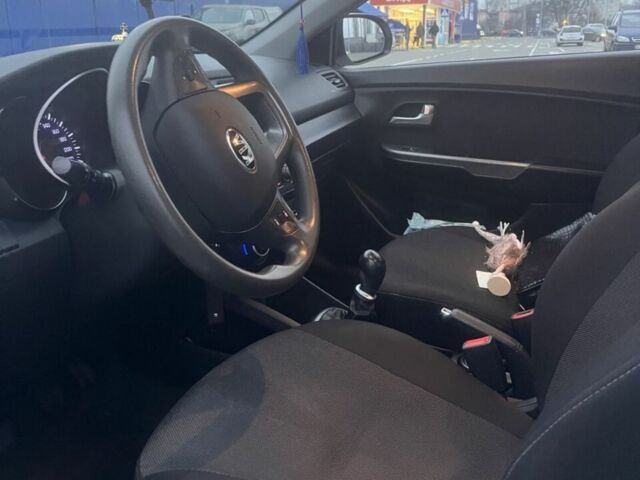 Білий Кіа Ріо, об'ємом двигуна 1.4 л та пробігом 180 тис. км за 8000 $, фото 1 на Automoto.ua