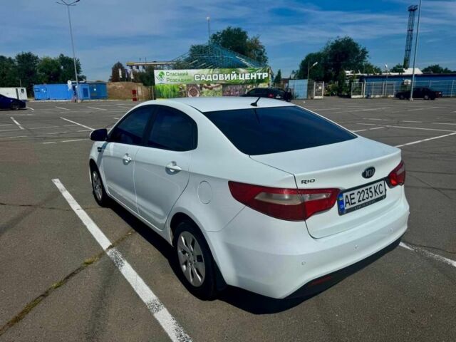 Белый Киа Рио, объемом двигателя 1.4 л и пробегом 179 тыс. км за 7610 $, фото 2 на Automoto.ua