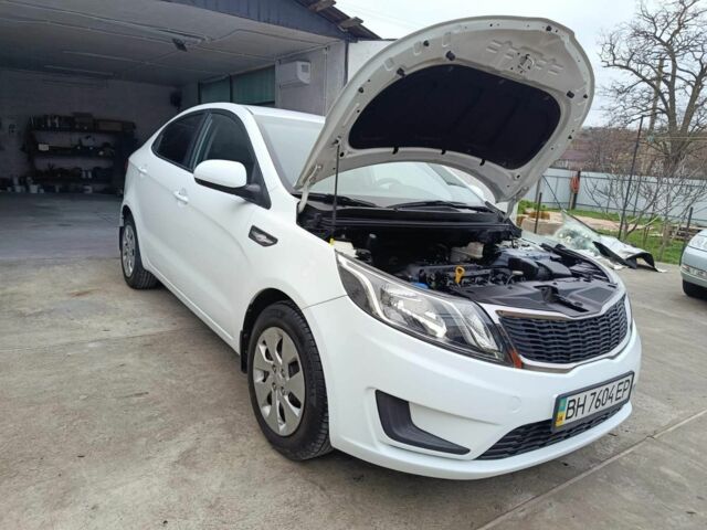 Белый Киа Рио, объемом двигателя 1.4 л и пробегом 110 тыс. км за 8500 $, фото 7 на Automoto.ua