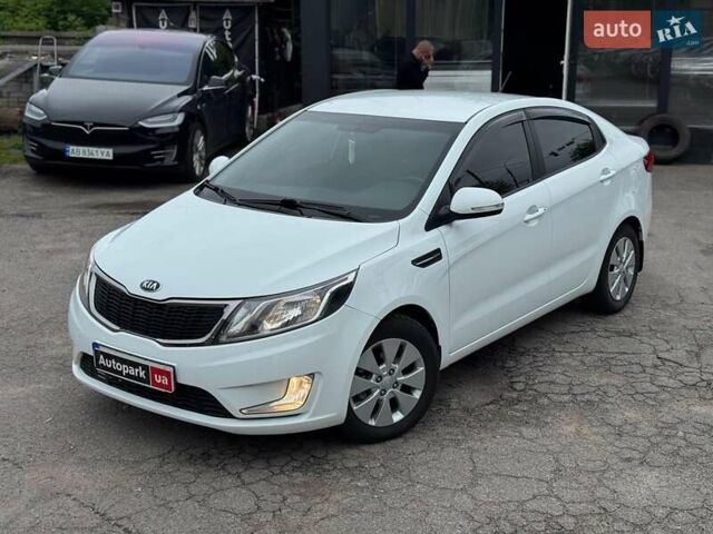 Белый Киа Рио, объемом двигателя 1.6 л и пробегом 105 тыс. км за 7790 $, фото 2 на Automoto.ua