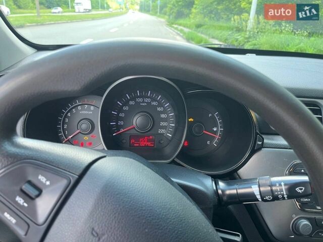 Білий Кіа Ріо, об'ємом двигуна 1.4 л та пробігом 132 тис. км за 6600 $, фото 17 на Automoto.ua