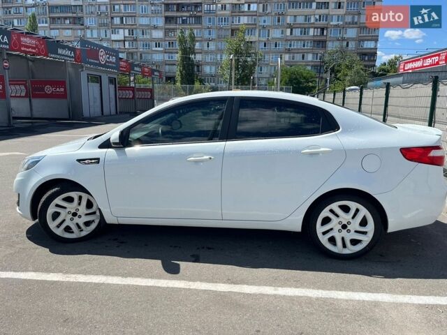 Белый Киа Рио, объемом двигателя 1.4 л и пробегом 178 тыс. км за 6800 $, фото 3 на Automoto.ua