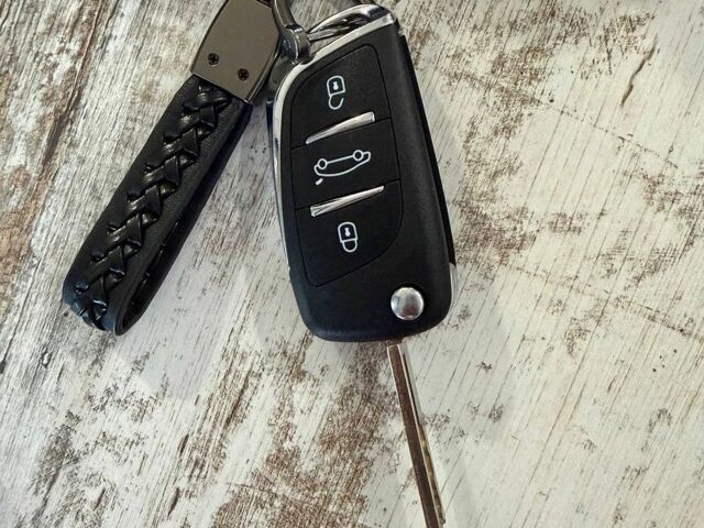 Белый Киа Рио, объемом двигателя 1.4 л и пробегом 125 тыс. км за 6500 $, фото 11 на Automoto.ua