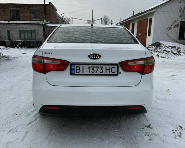 Белый Киа Рио, объемом двигателя 1.4 л и пробегом 211 тыс. км за 6950 $, фото 5 на Automoto.ua