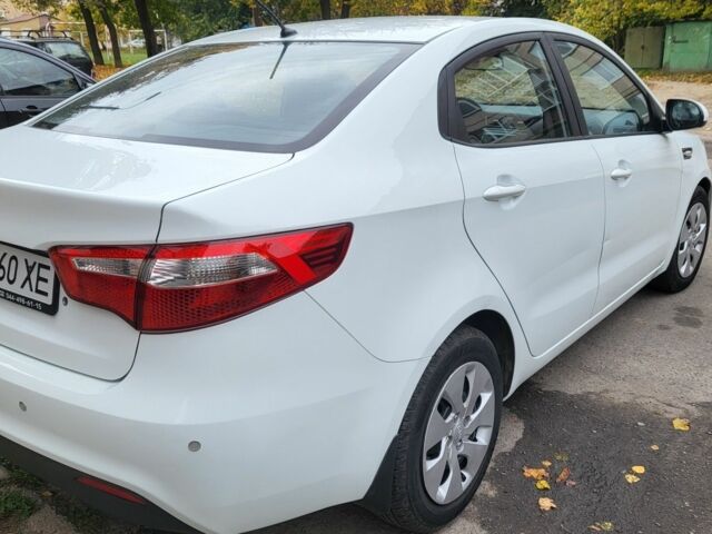 Белый Киа Рио, объемом двигателя 1.4 л и пробегом 153 тыс. км за 8300 $, фото 3 на Automoto.ua