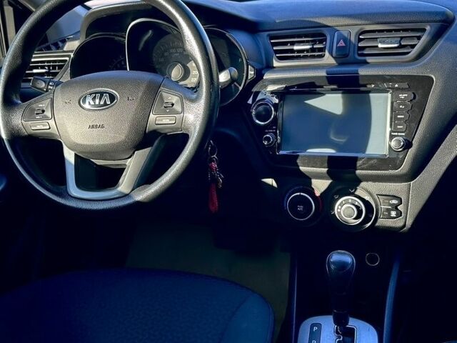 Белый Киа Рио, объемом двигателя 1.4 л и пробегом 86 тыс. км за 9500 $, фото 6 на Automoto.ua