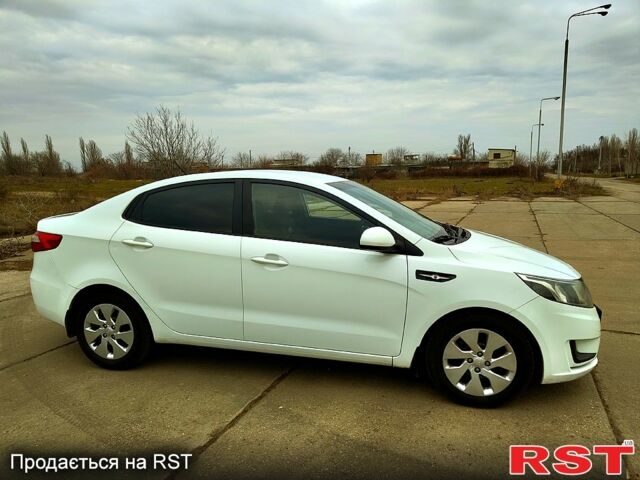 Белый Киа Рио, объемом двигателя 1.4 л и пробегом 155 тыс. км за 8300 $, фото 6 на Automoto.ua