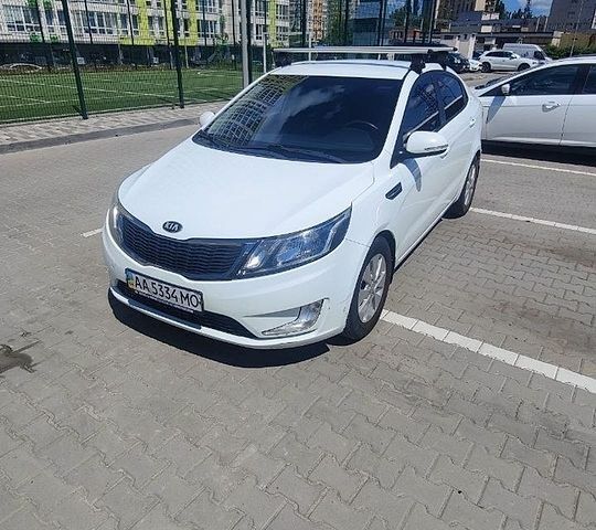 Белый Киа Рио, объемом двигателя 1.59 л и пробегом 130 тыс. км за 7400 $, фото 6 на Automoto.ua