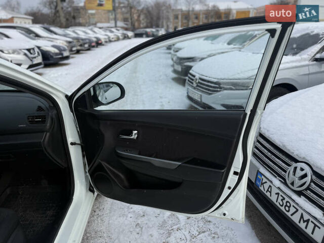 Белый Киа Рио, объемом двигателя 1.6 л и пробегом 148 тыс. км за 7800 $, фото 18 на Automoto.ua