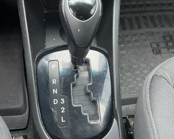 Білий Кіа Ріо, об'ємом двигуна 1.6 л та пробігом 125 тис. км за 8200 $, фото 12 на Automoto.ua