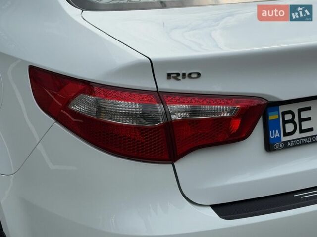 Білий Кіа Ріо, об'ємом двигуна 1.4 л та пробігом 139 тис. км за 8200 $, фото 13 на Automoto.ua