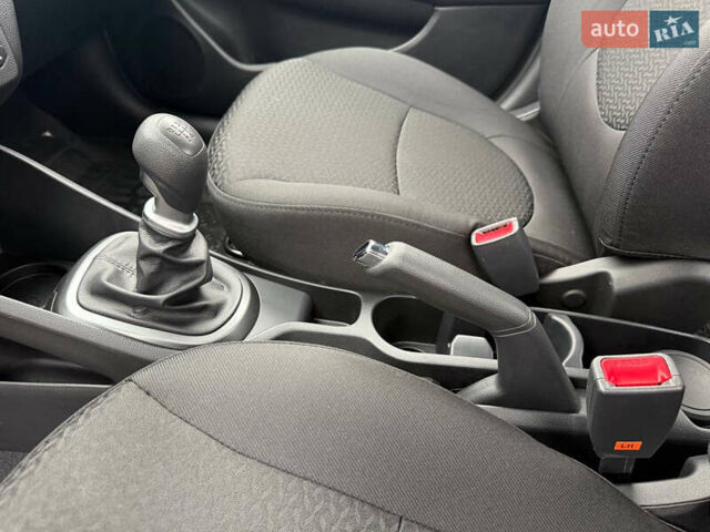 Белый Киа Рио, объемом двигателя 1.4 л и пробегом 23 тыс. км за 9900 $, фото 20 на Automoto.ua