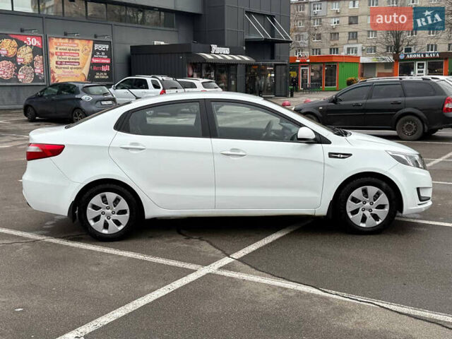 Белый Киа Рио, объемом двигателя 1.4 л и пробегом 23 тыс. км за 9900 $, фото 13 на Automoto.ua