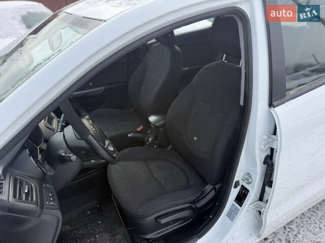 Белый Киа Рио, объемом двигателя 1.6 л и пробегом 148 тыс. км за 7800 $, фото 13 на Automoto.ua